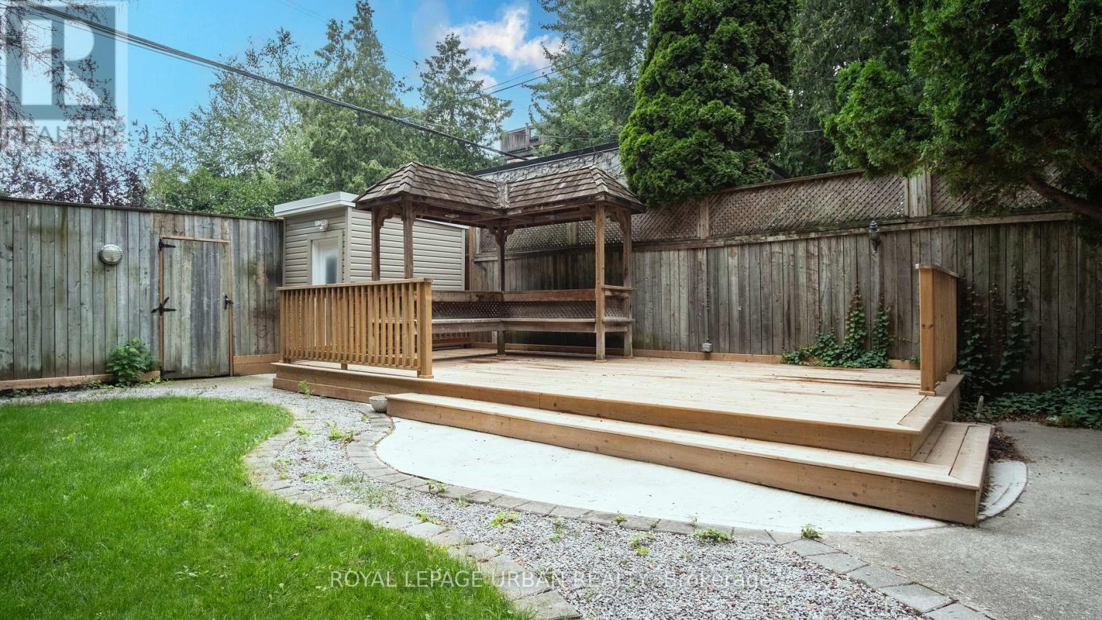 64 Brooklyn Avenue, Toronto, Ontario  M4M 2X5 - Photo 45 - E12473334