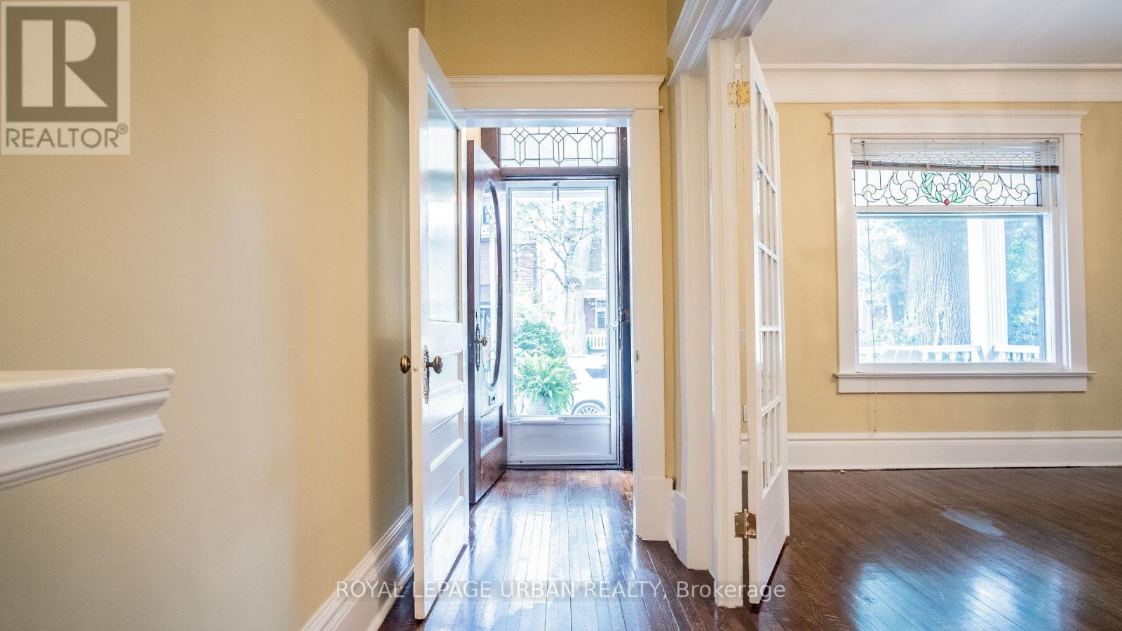 64 Brooklyn Avenue, Toronto, Ontario  M4M 2X5 - Photo 7 - E12473334