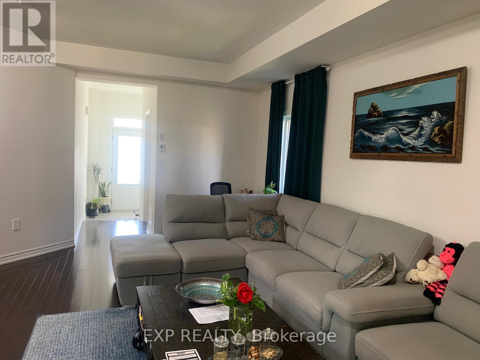 253 Fleetwood Drive, Oshawa, Ontario  L1K 3E8 - Photo 3 - E12473349
