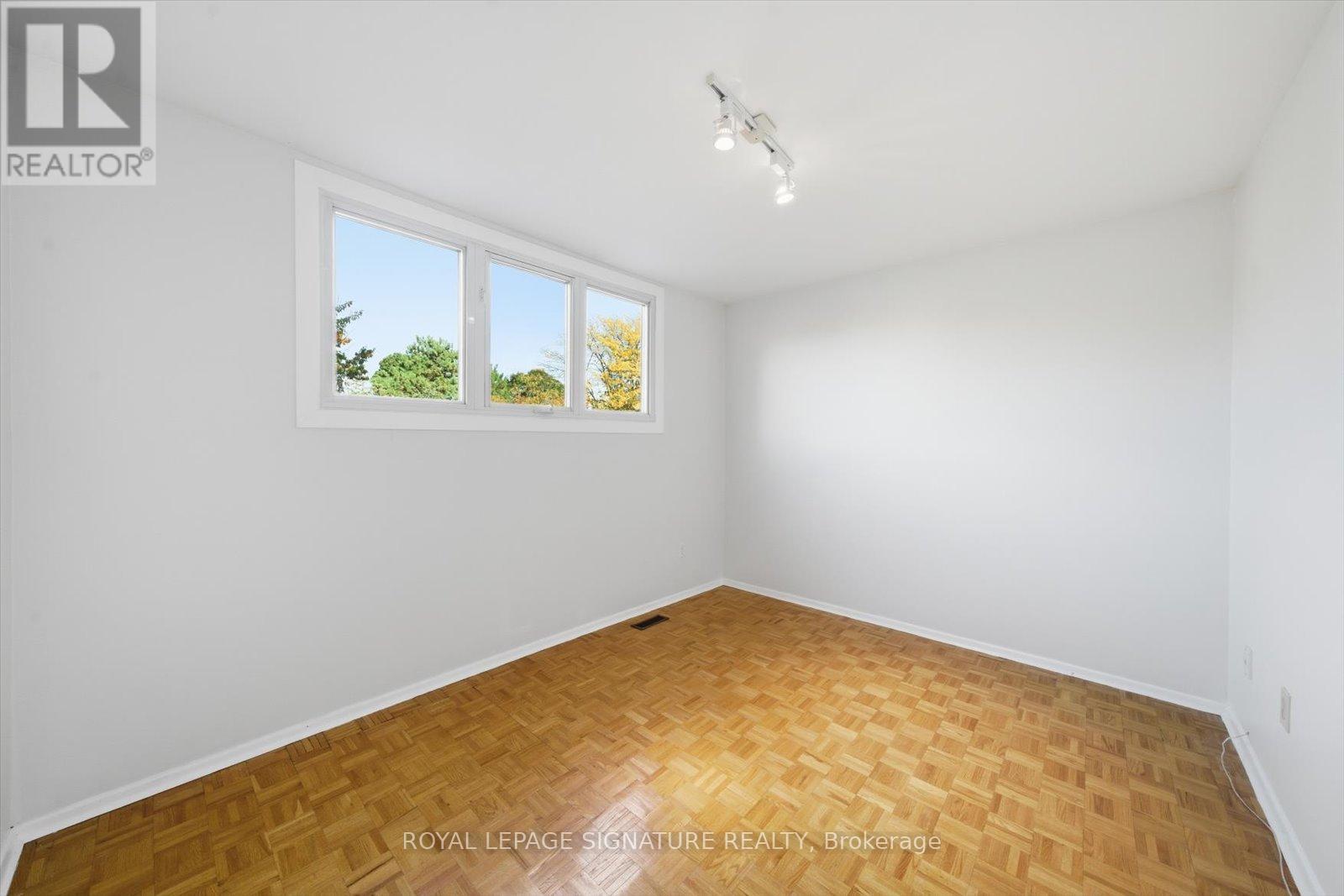 26 Macklingate Court, Toronto, Ontario  M1V 1A1 - Photo 31 - E12473374
