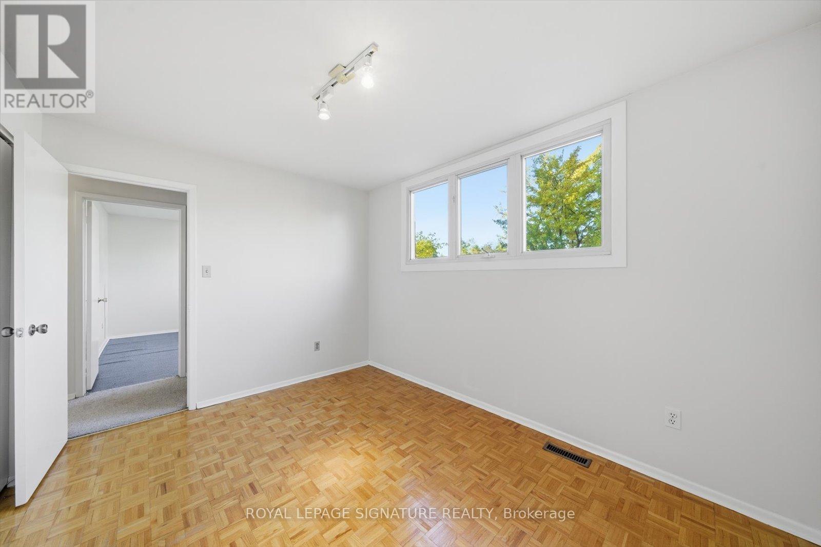 26 Macklingate Court, Toronto, Ontario  M1V 1A1 - Photo 32 - E12473374