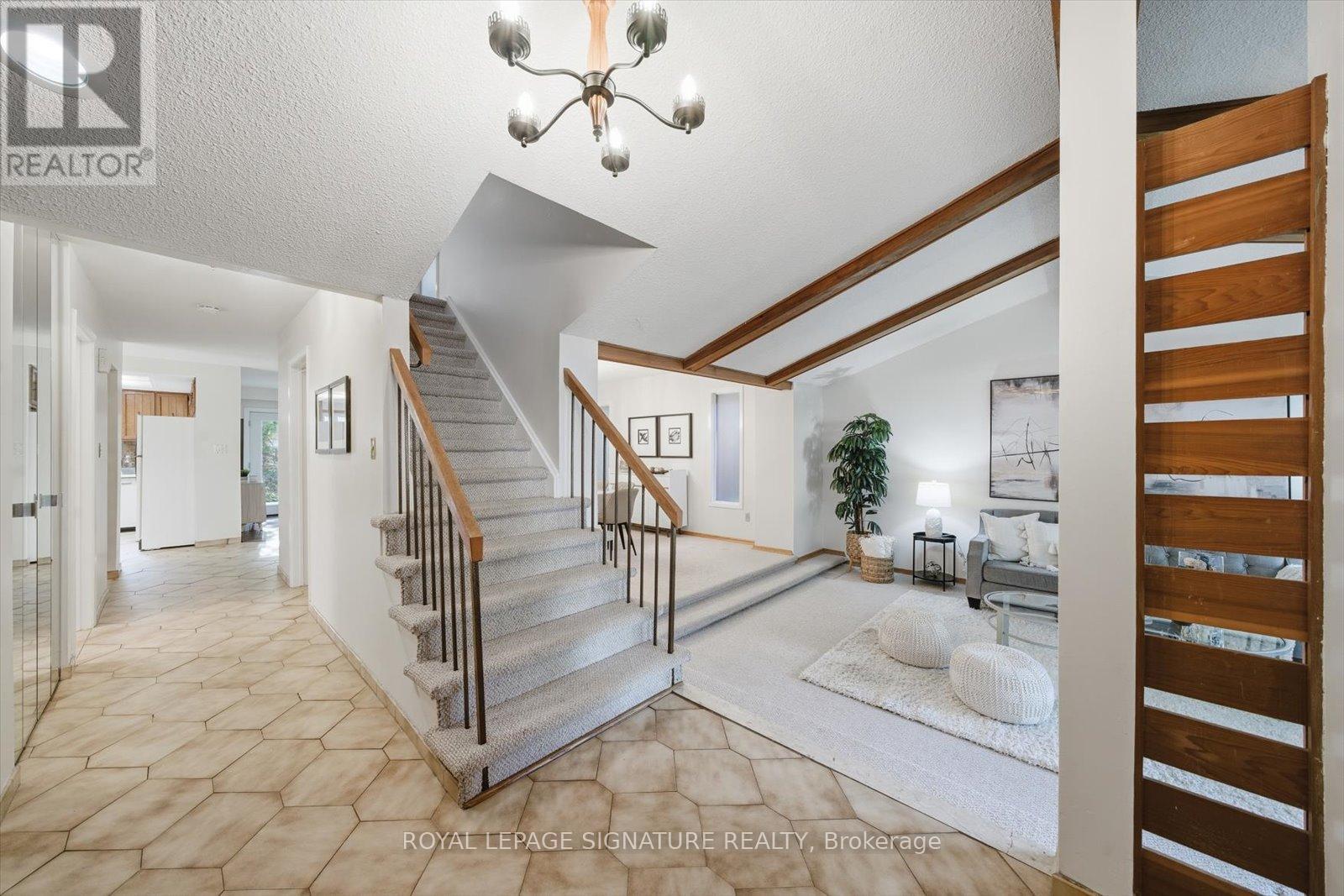 26 Macklingate Court, Toronto, Ontario  M1V 1A1 - Photo 6 - E12473374