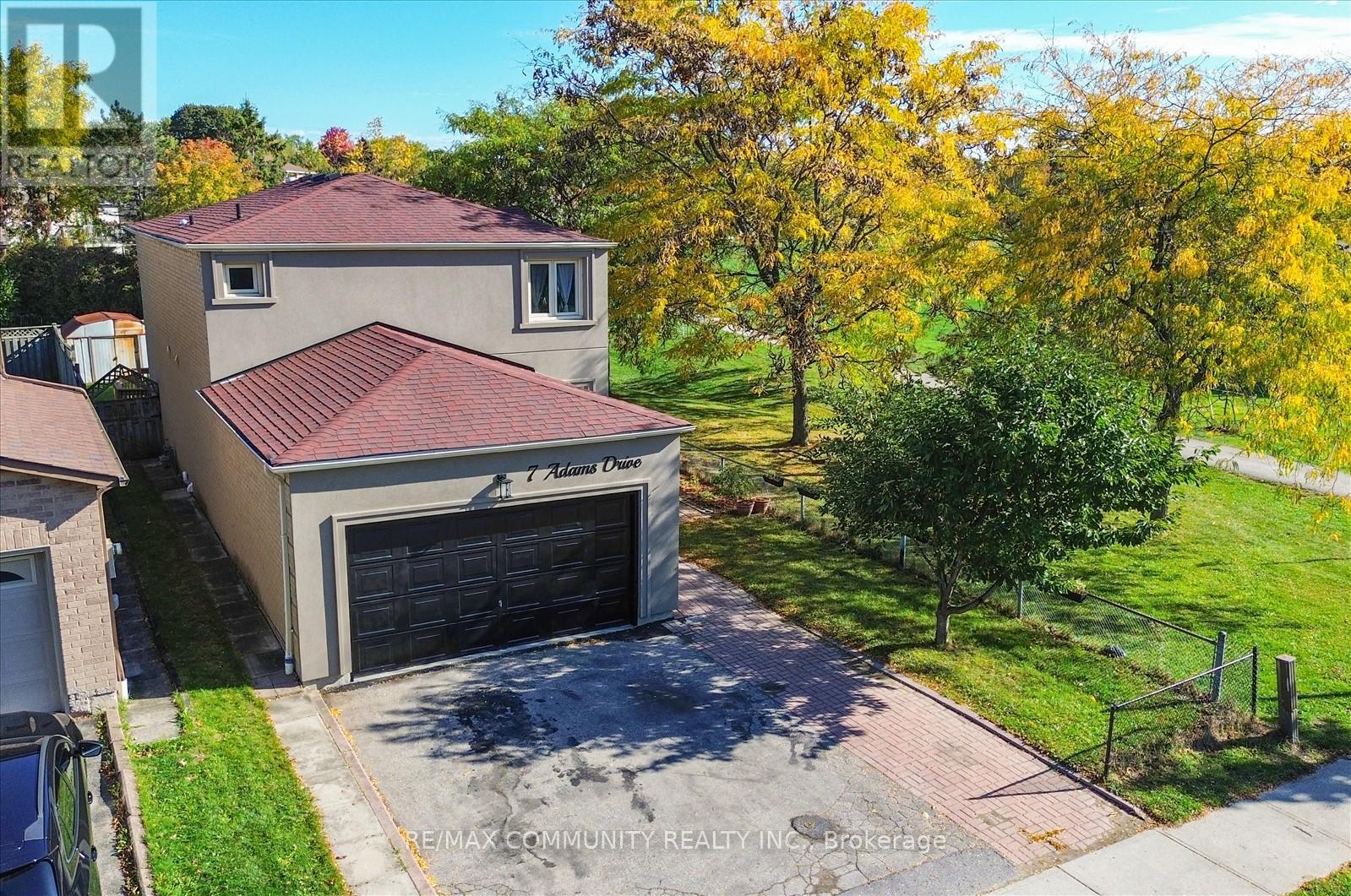 7 Adams Drive, Ajax, Ontario  L1S 5Y6 - Photo 4 - E12473393