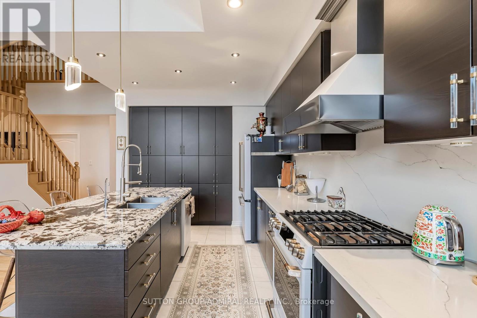 62 Waterton Way, Bradford West Gwillimbury, Ontario  L3Z 0R3 - Photo 12 - N12435089