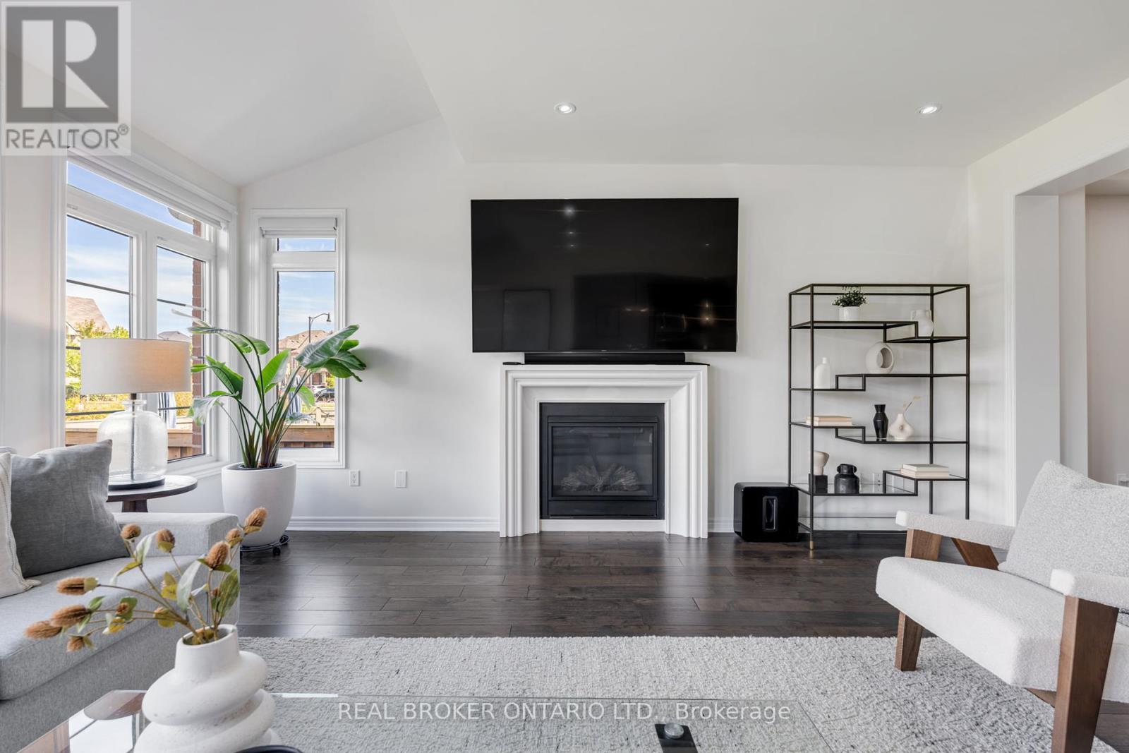 4 Mugford Crescent, Brampton, Ontario  L6Y 6A7 - Photo 14 - W12454619