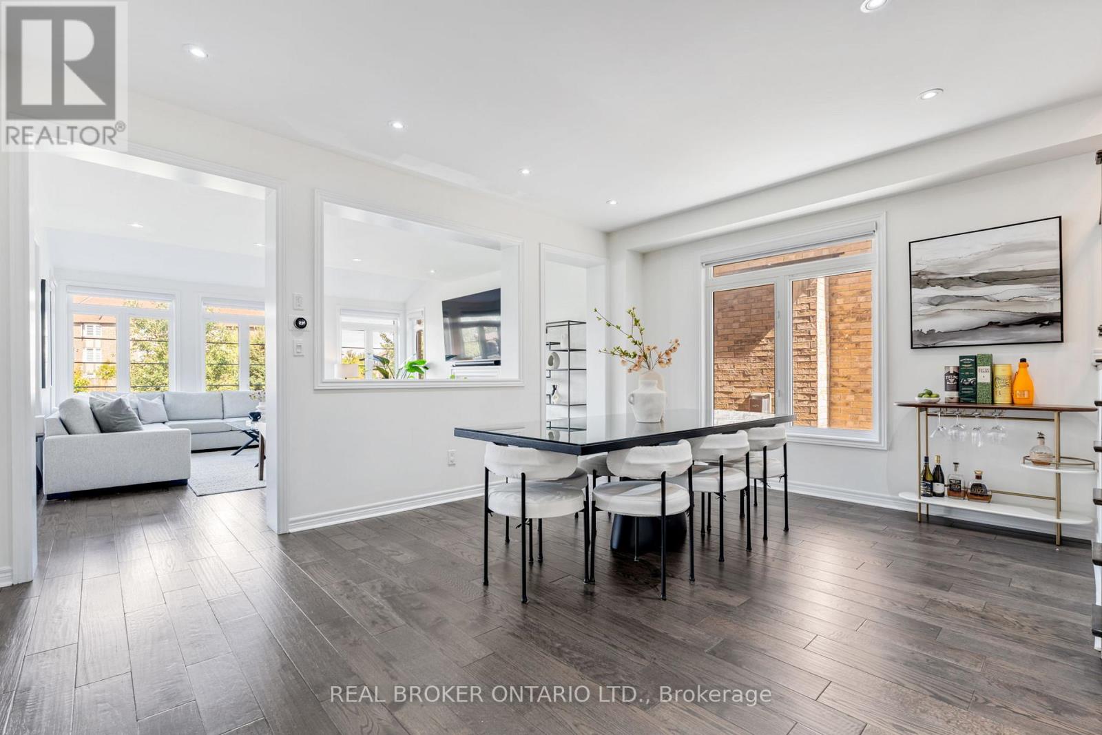 4 Mugford Crescent, Brampton, Ontario  L6Y 6A7 - Photo 8 - W12454619