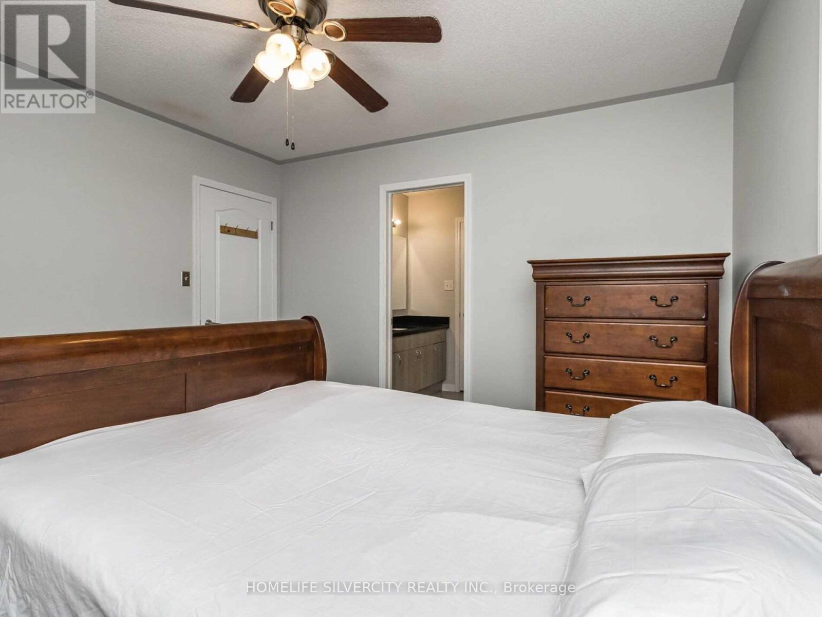 10 Bloom Drive, Brampton, Ontario  L6P 3C2 - Photo 31 - W12471854