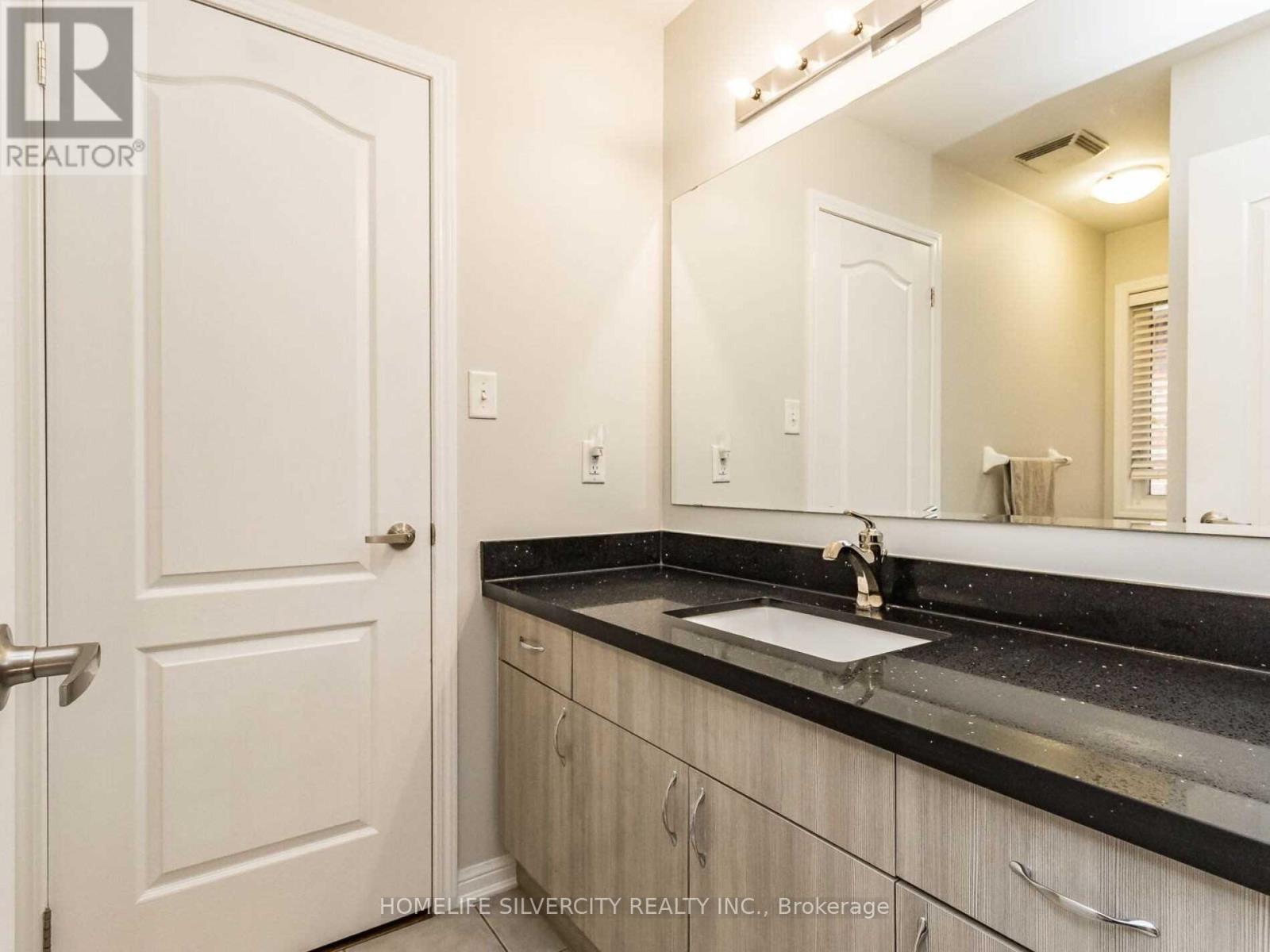 10 Bloom Drive, Brampton, Ontario  L6P 3C2 - Photo 32 - W12471854