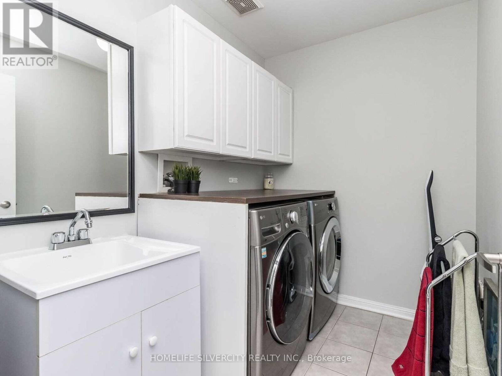 10 Bloom Drive, Brampton, Ontario  L6P 3C2 - Photo 34 - W12471854