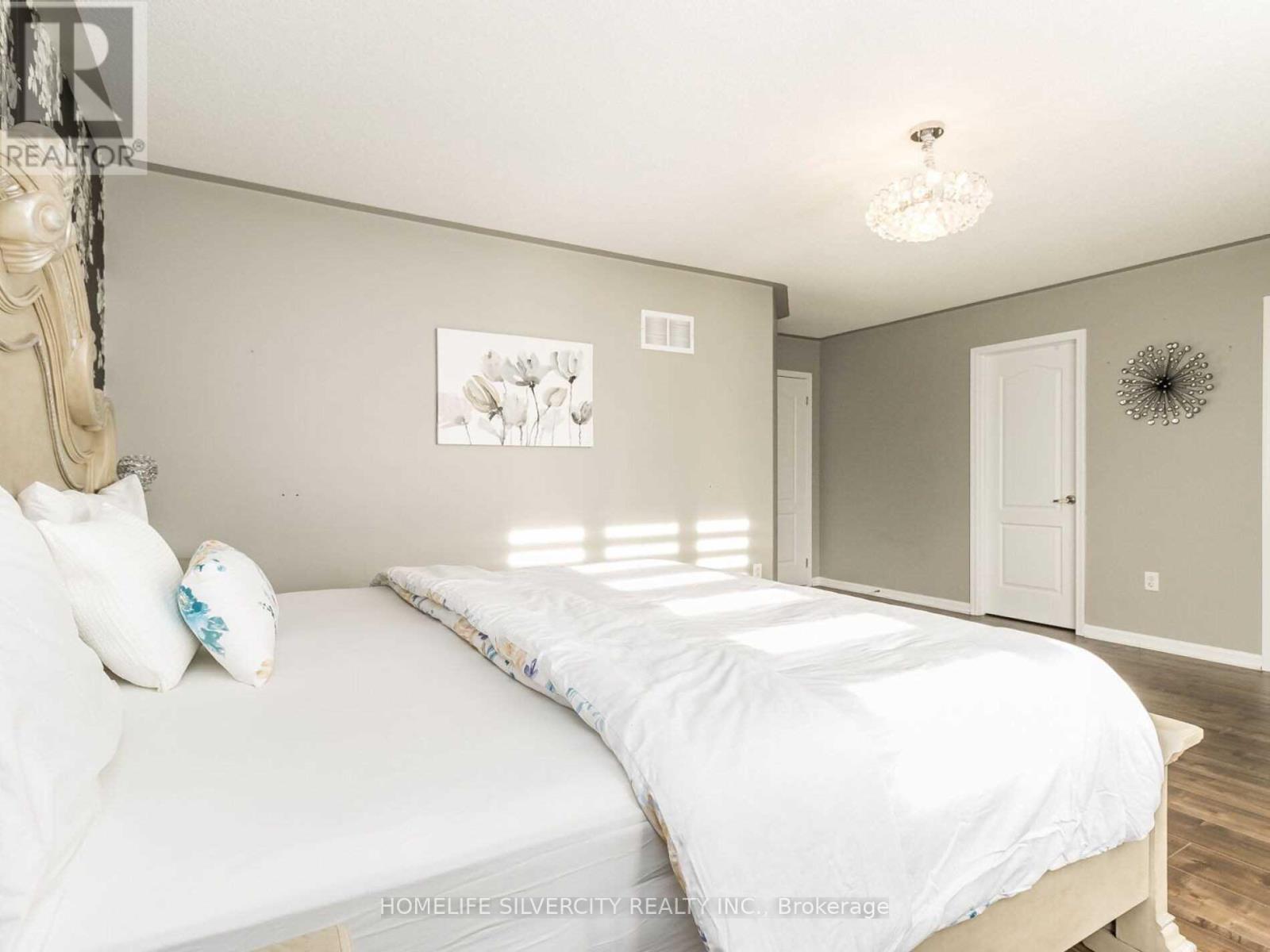 10 Bloom Drive, Brampton, Ontario  L6P 3C2 - Photo 25 - W12471854