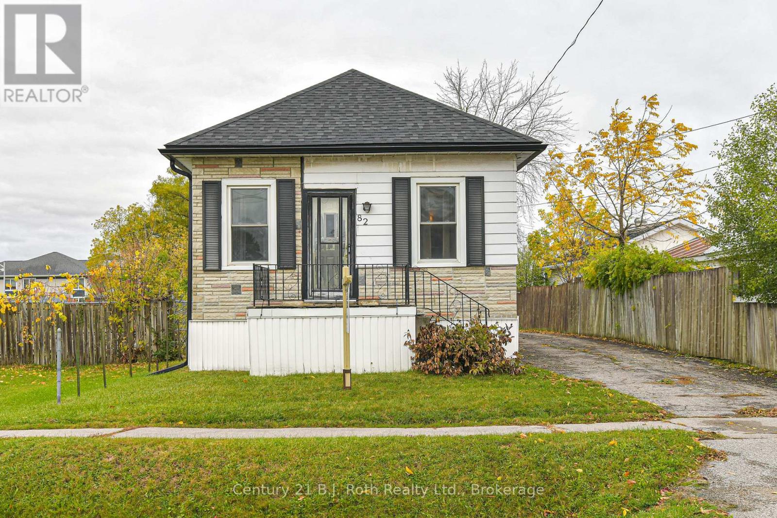 82 Poughkeepsie Street, Orillia, Ontario  L3V 1M8 - Photo 2 - S12473416