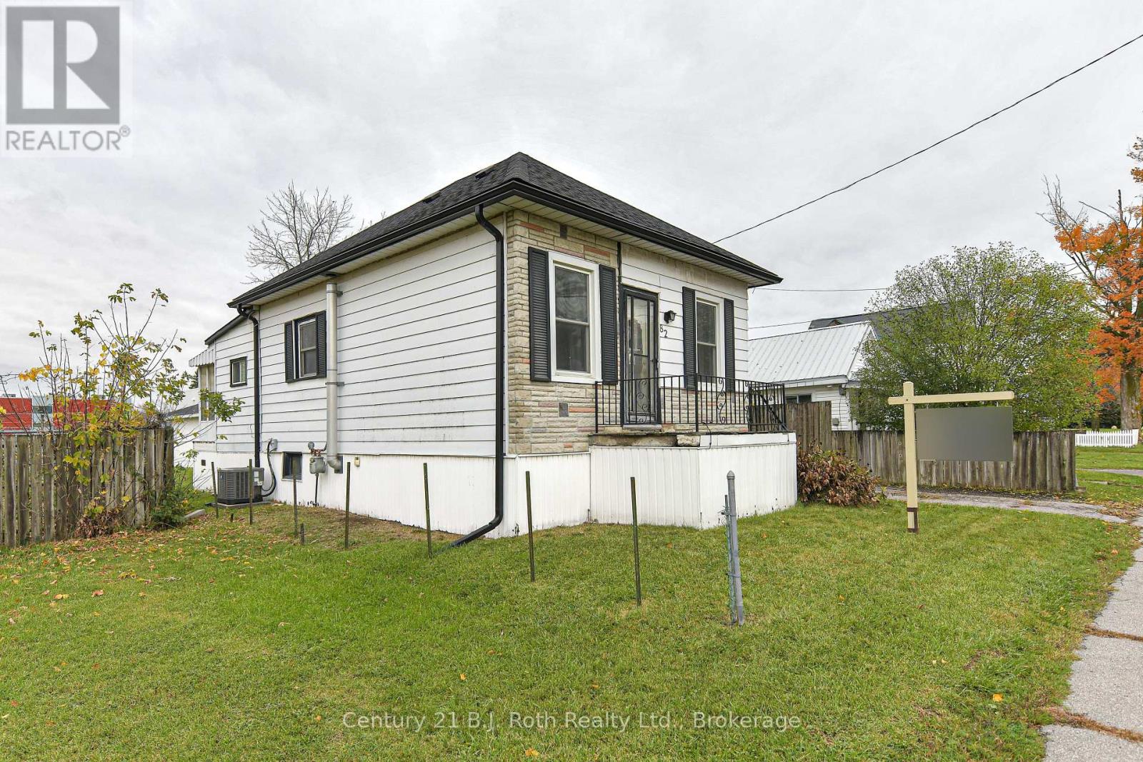 82 Poughkeepsie Street, Orillia, Ontario  L3V 1M8 - Photo 3 - S12473416