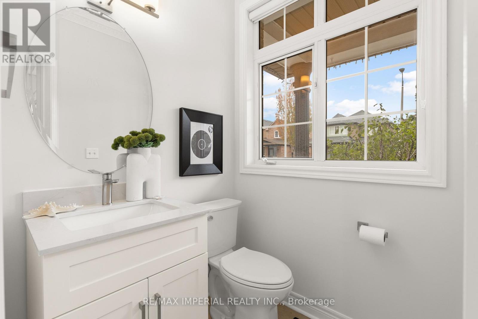 44 Hawkview Boulevard, Vaughan, Ontario  L4H 2E2 - Photo 11 - N12473265
