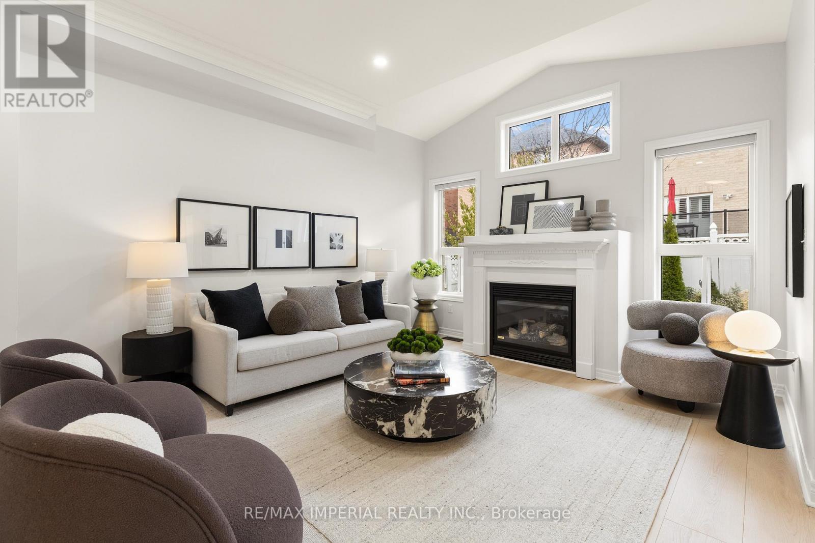 44 Hawkview Boulevard, Vaughan, Ontario  L4H 2E2 - Photo 13 - N12473265