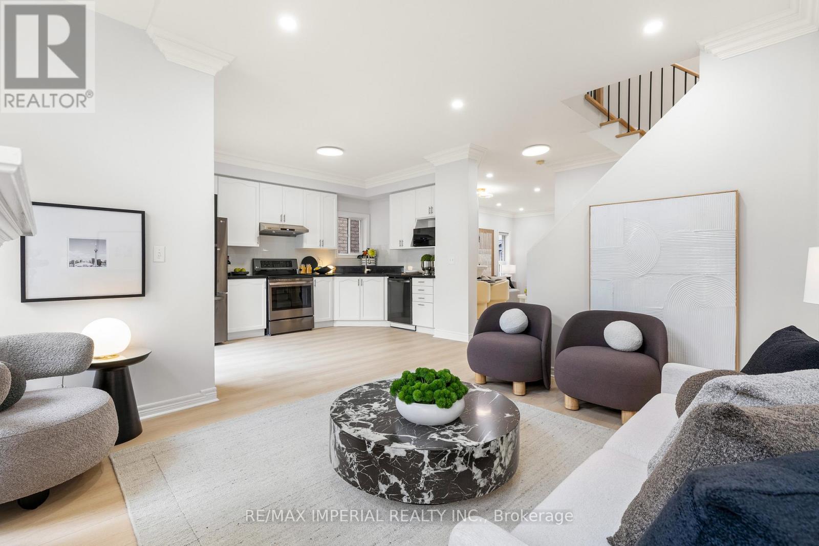 44 Hawkview Boulevard, Vaughan, Ontario  L4H 2E2 - Photo 15 - N12473265