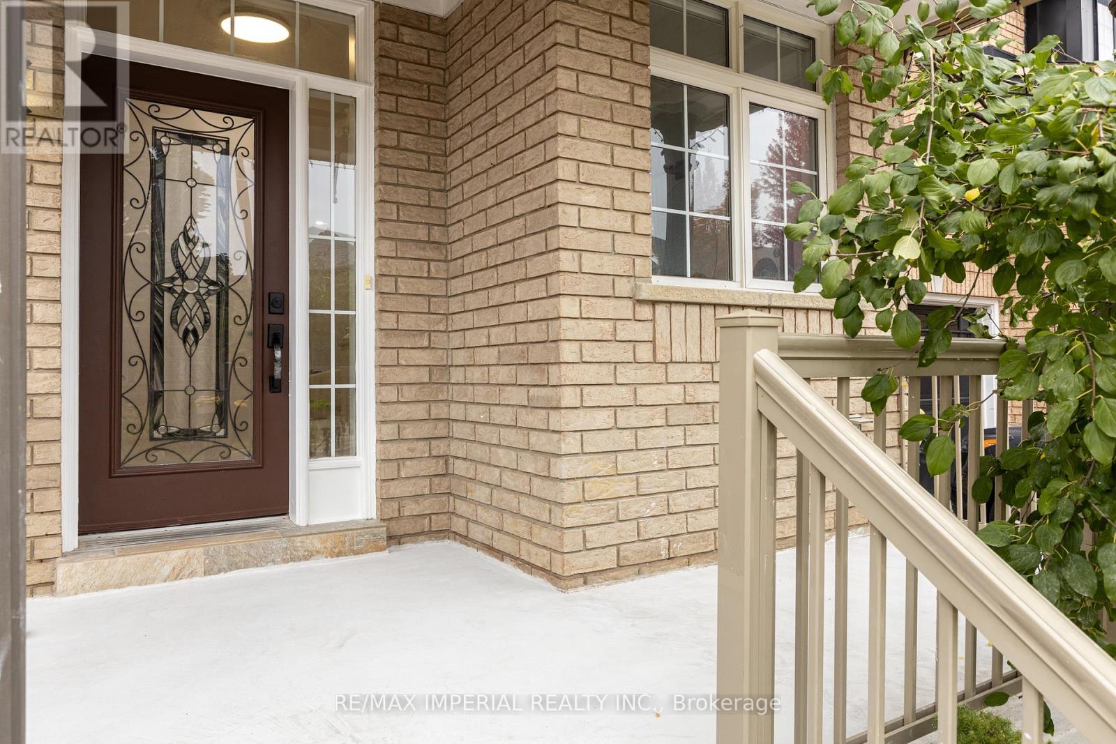 44 Hawkview Boulevard, Vaughan, Ontario  L4H 2E2 - Photo 2 - N12473265