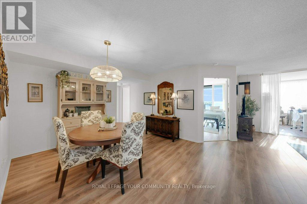 1407 - 33 Weldrick Road E, Richmond Hill, Ontario  L4C 8W4 - Photo 13 - N12473333