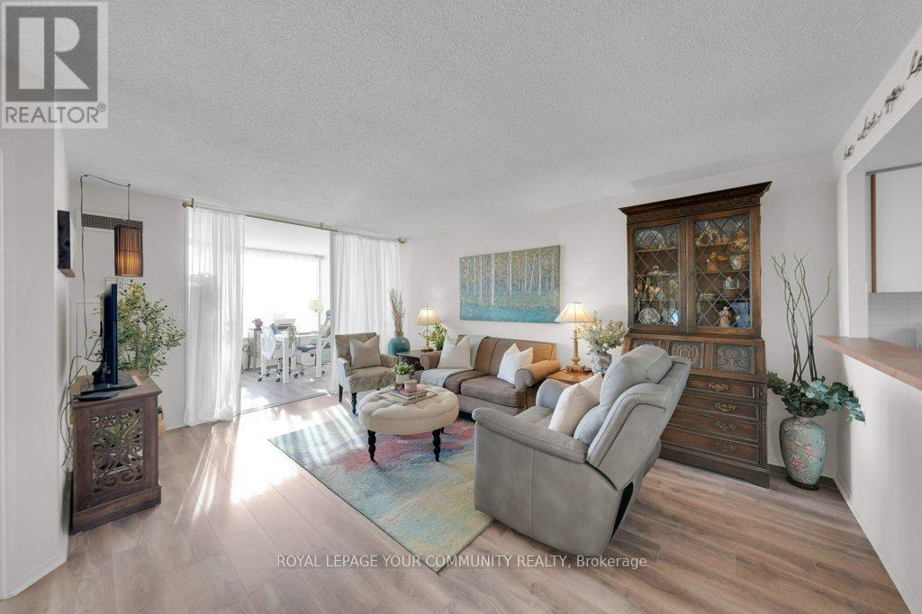 1407 - 33 Weldrick Road E, Richmond Hill, Ontario  L4C 8W4 - Photo 15 - N12473333