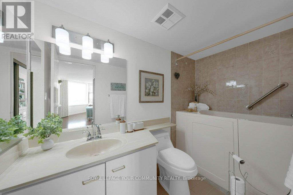 1407 - 33 Weldrick Road E, Richmond Hill, Ontario  L4C 8W4 - Photo 32 - N12473333