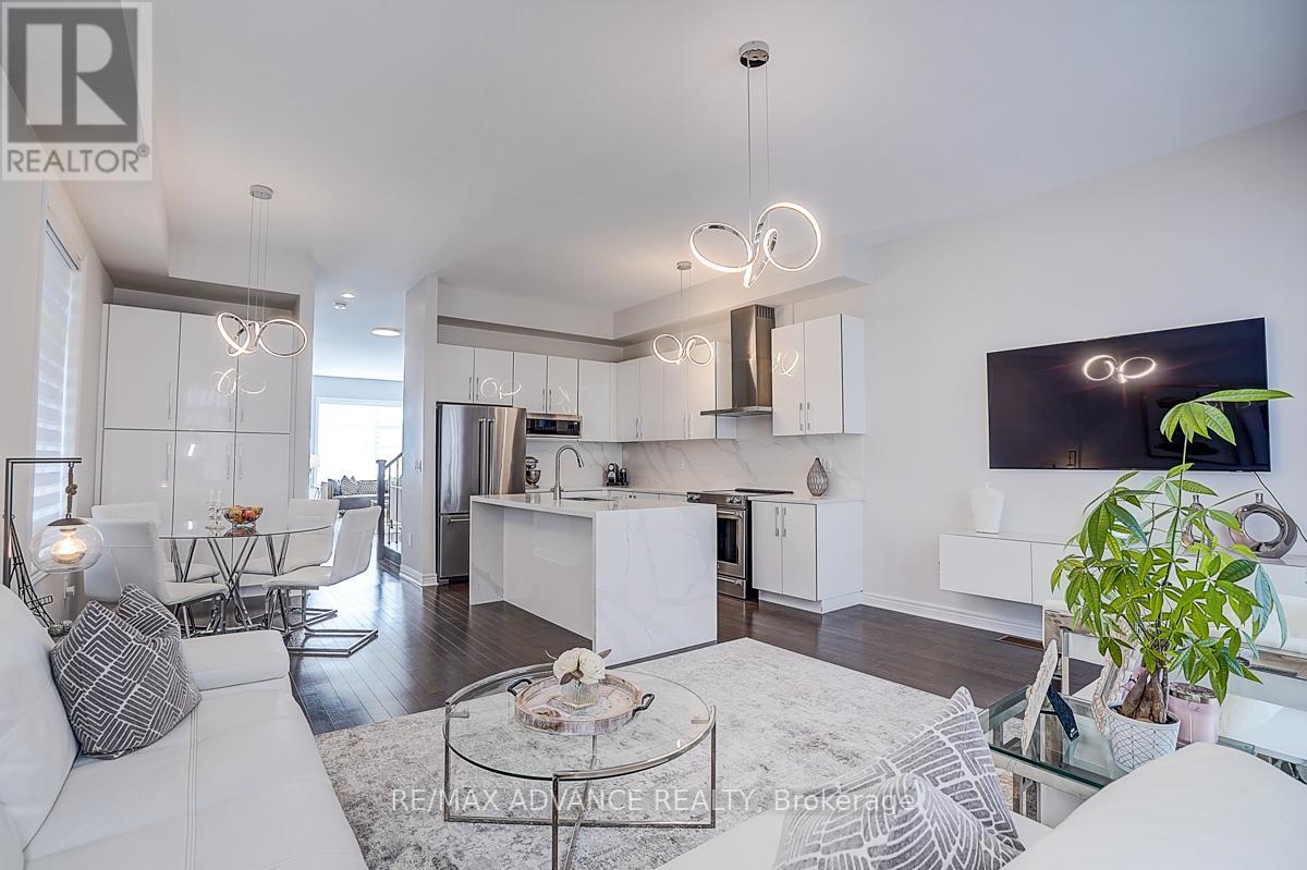 30 Laskin Drive, Vaughan, Ontario  L6A 5A4 - Photo 10 - N12473369