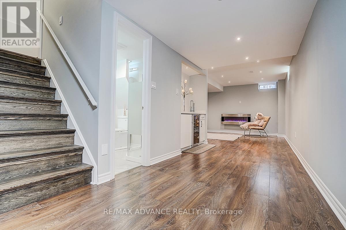 30 Laskin Drive, Vaughan, Ontario  L6A 5A4 - Photo 33 - N12473369