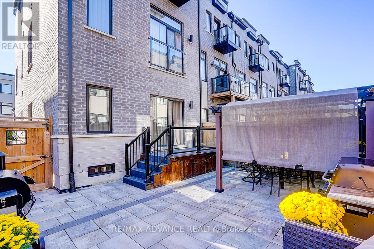 30 Laskin Drive, Vaughan, Ontario  L6A 5A4 - Photo 40 - N12473369