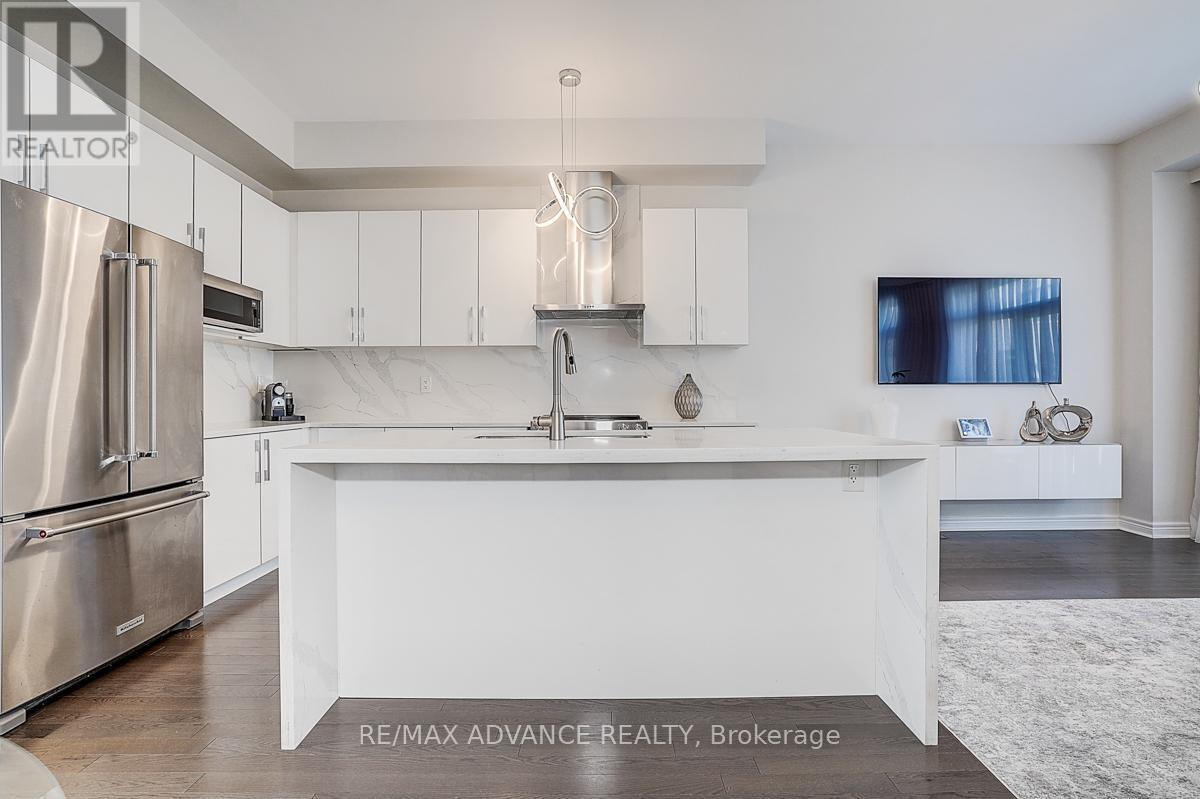 30 Laskin Drive, Vaughan, Ontario  L6A 5A4 - Photo 7 - N12473369