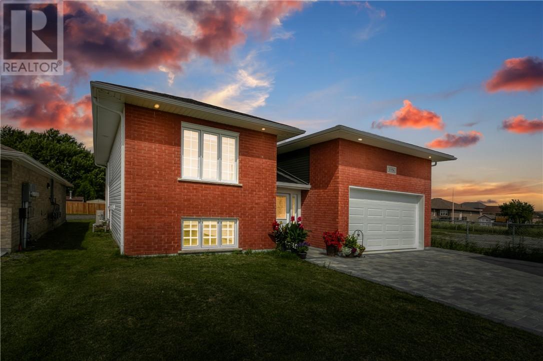 3356 Edna, Chelmsford, Ontario  P0M 1L0 - Photo 1 - 2124438