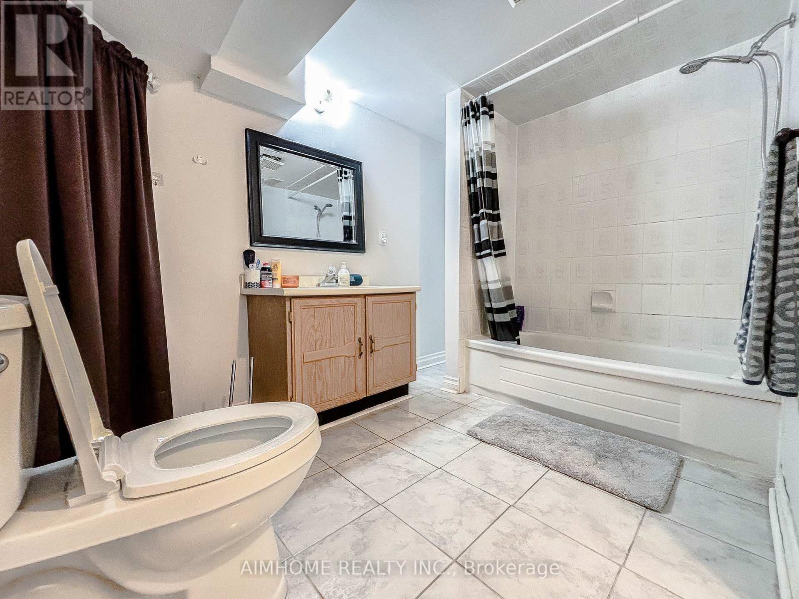 87 Ballard Crescent, Newmarket, Ontario  L3X 1S2 - Photo 35 - N12458936