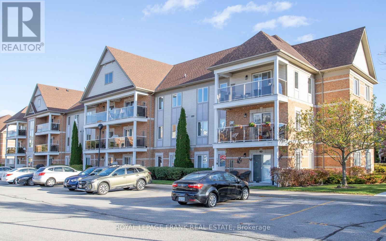 301 - 132 Aspen Springs Drive, Clarington, Ontario  L1C 0H1 - Photo 3 - E12473454