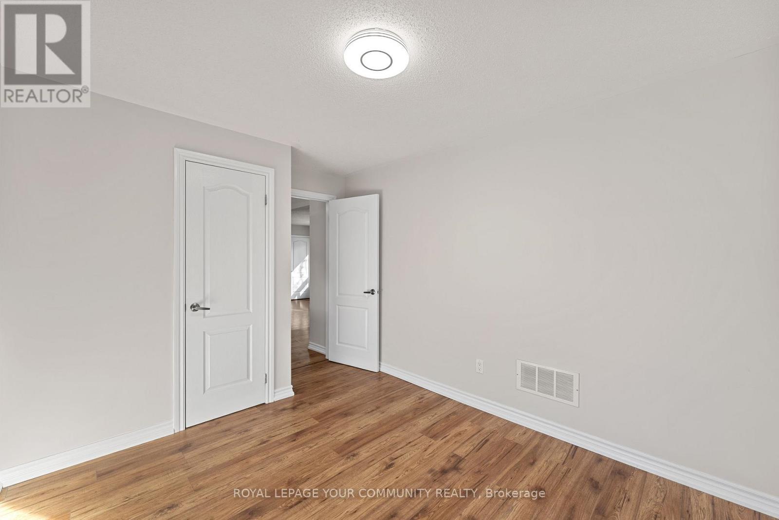 210 Cox Mill Road, Barrie, Ontario  L4N 4G5 - Photo 11 - S12473351