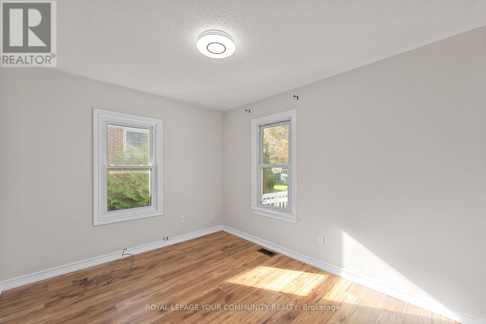 210 Cox Mill Road, Barrie, Ontario  L4N 4G5 - Photo 12 - S12473351