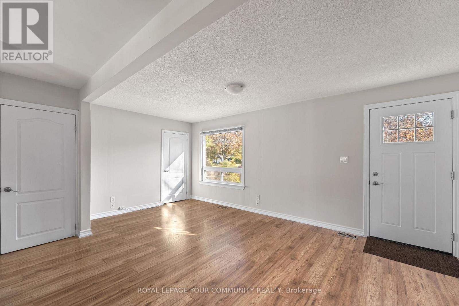 210 Cox Mill Road, Barrie, Ontario  L4N 4G5 - Photo 8 - S12473351