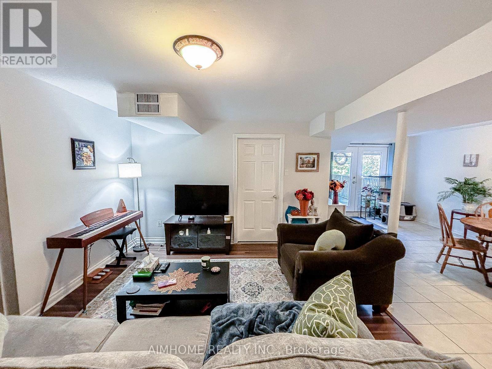 87 Ballard Crescent, Newmarket, Ontario  L3X 1S2 - Photo 37 - N12458936