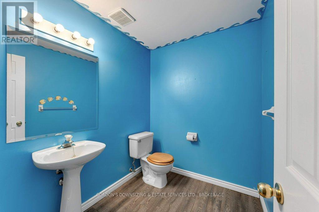 464 Freeman Crescent, Kingston (Kingston East (Incl Barret Crt)), Ontario  K7K 7C8 - Photo 35 - X12473452
