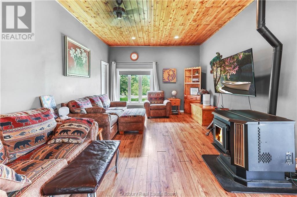 5751 Bidwell Road, Little Current, Ontario  P0P 1K0 - Photo 6 - 2125322