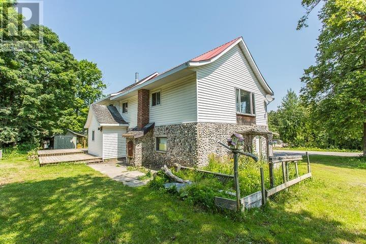 1281 Spring St, Richards Landing, Ontario  P0R 1J0 - Photo 34 - SM253027