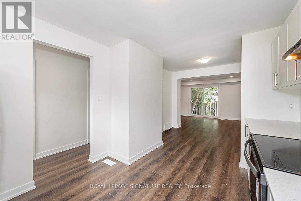 2 - 20 Anna Capri Drive, Hamilton (Templemead), Ontario  L8W 1M6 - Photo 8 - X12440102