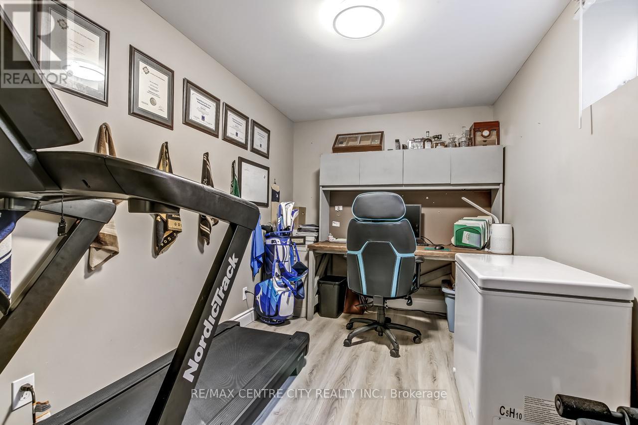 A - 263 Frances Street, Central Elgin (Port Stanley), Ontario  N5L 1A8 - Photo 14 - X12473456