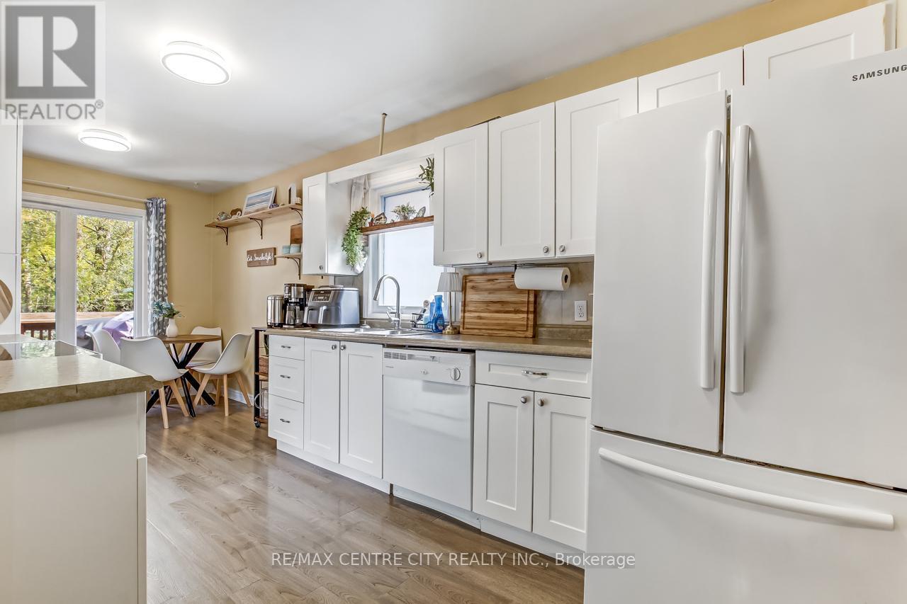 A - 263 Frances Street, Central Elgin (Port Stanley), Ontario  N5L 1A8 - Photo 6 - X12473456
