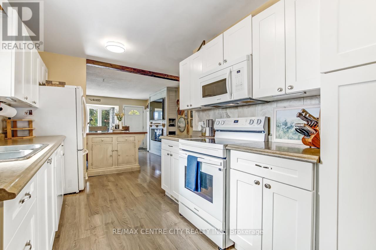 A - 263 Frances Street, Central Elgin (Port Stanley), Ontario  N5L 1A8 - Photo 7 - X12473456