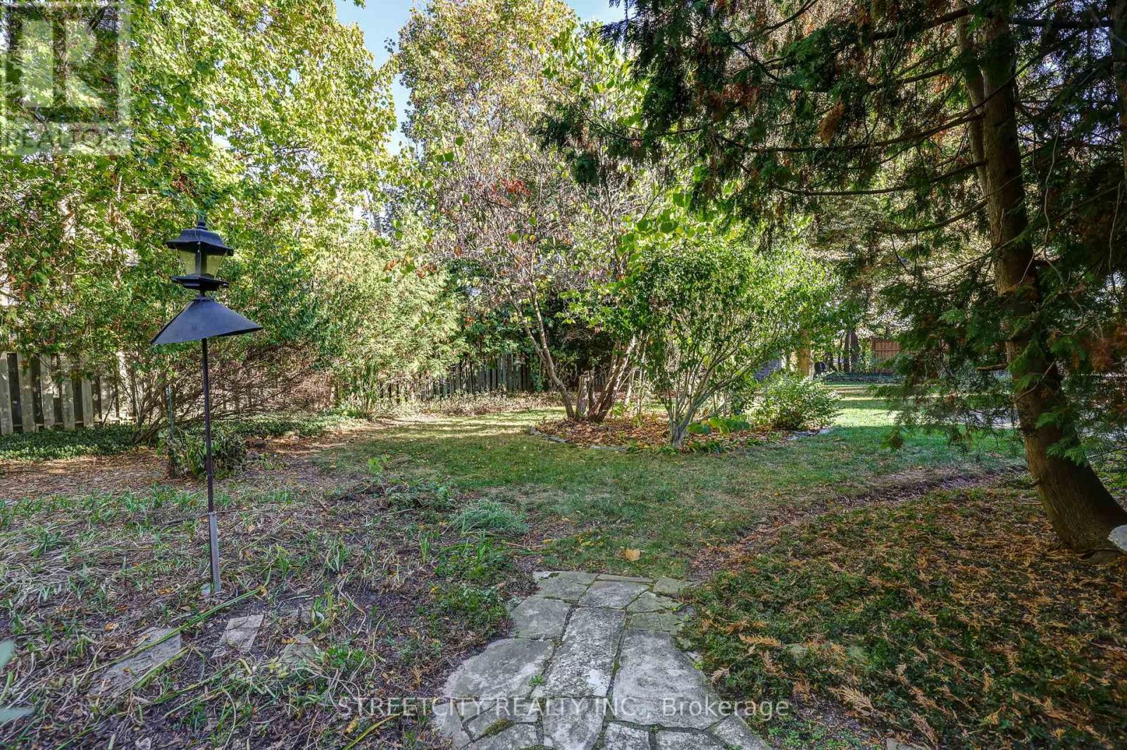 71 Glenburnie Crescent, London North (North H), Ontario  N5X 2A1 - Photo 10 - X12473458