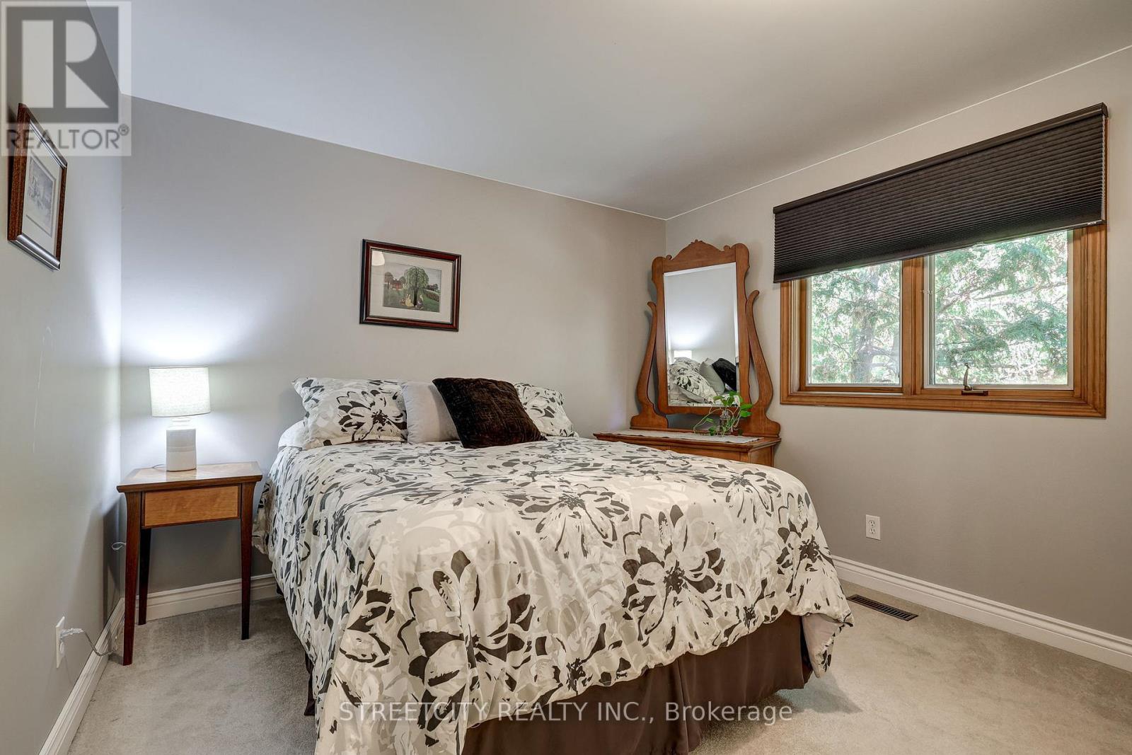 71 Glenburnie Crescent, London North (North H), Ontario  N5X 2A1 - Photo 33 - X12473458