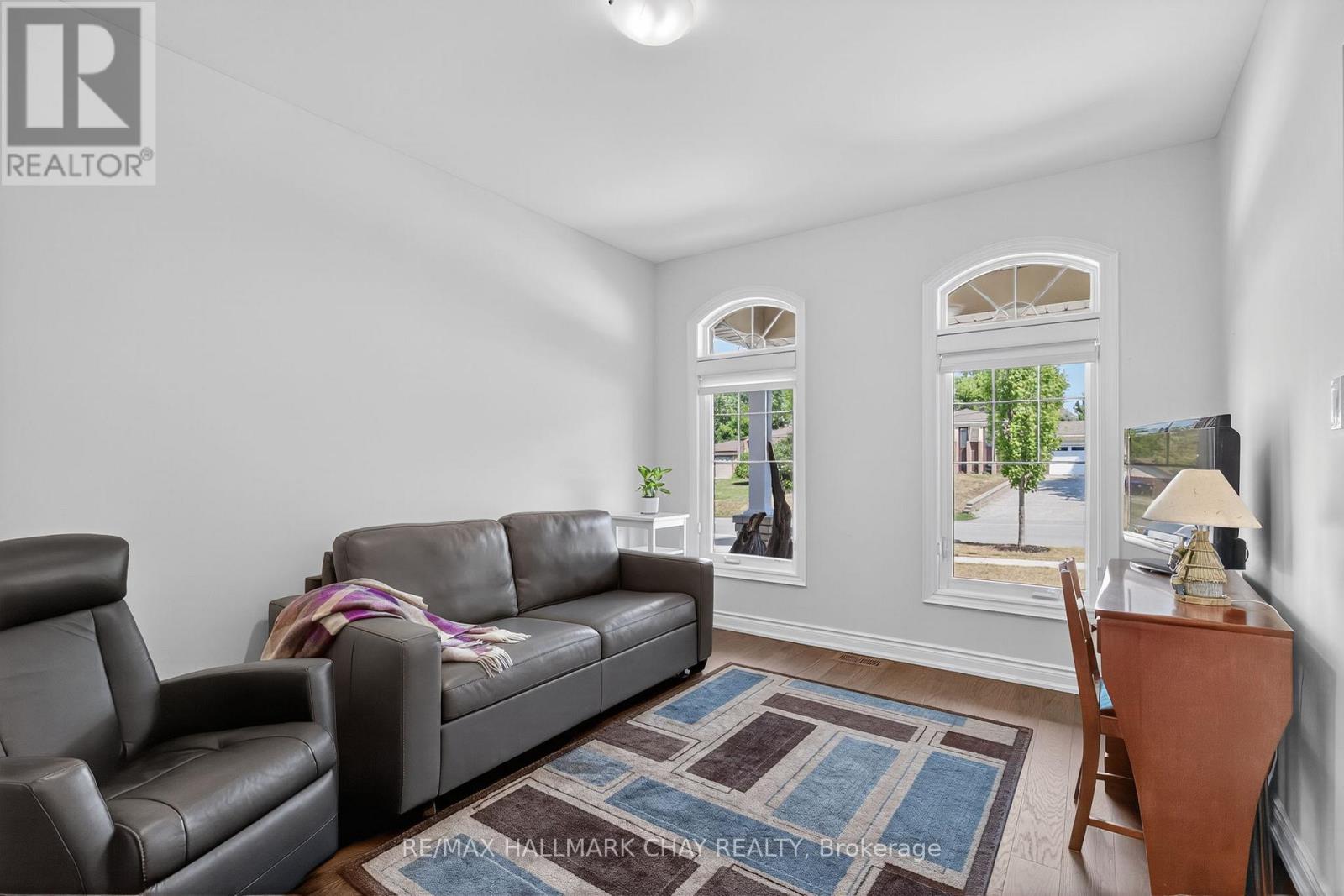 47 Victoria Street E, Innisfil, Ontario  L0L 1L0 - Photo 12 - N12400143