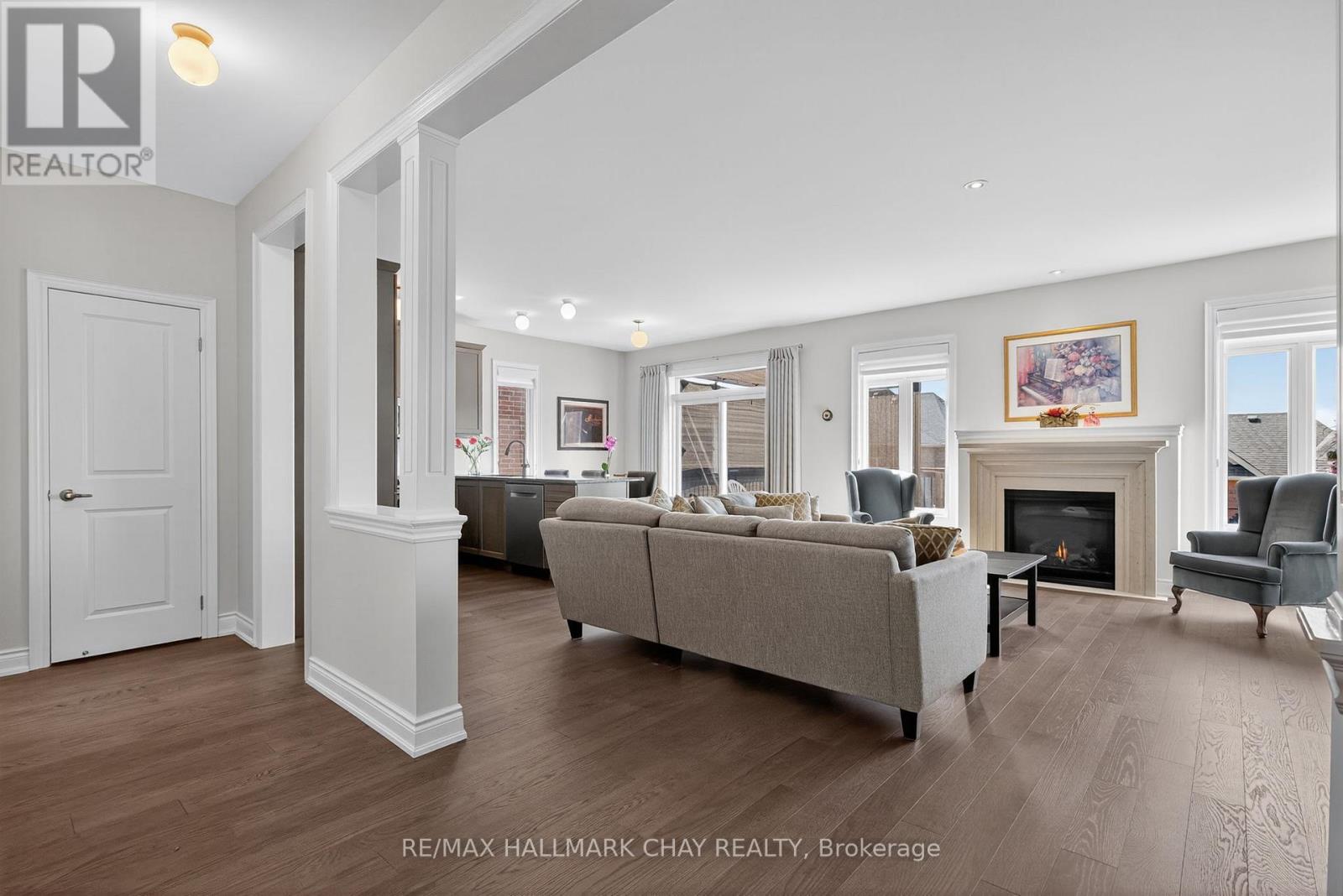 47 Victoria Street E, Innisfil, Ontario  L0L 1L0 - Photo 14 - N12400143