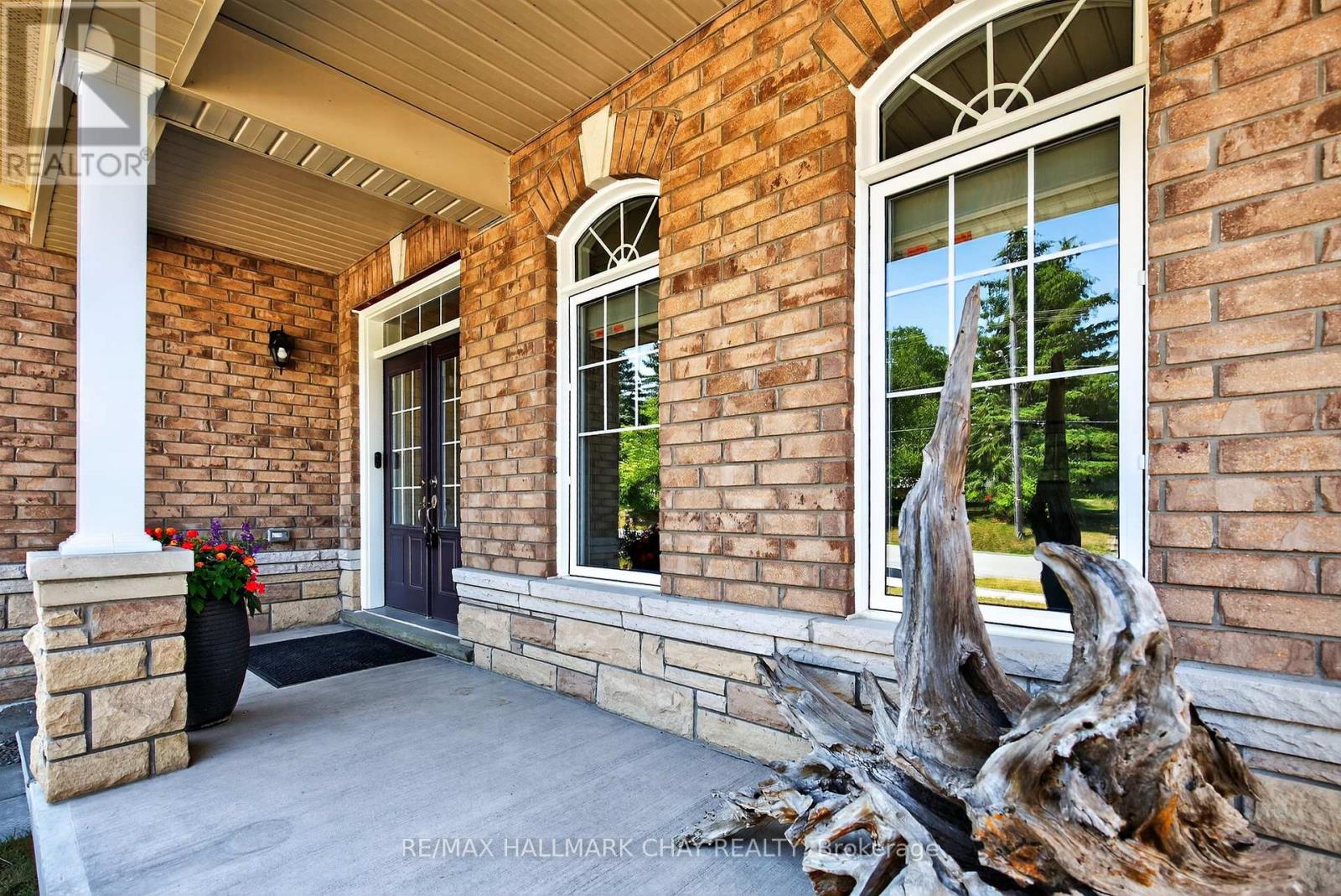 47 Victoria Street E, Innisfil, Ontario  L0L 1L0 - Photo 4 - N12400143