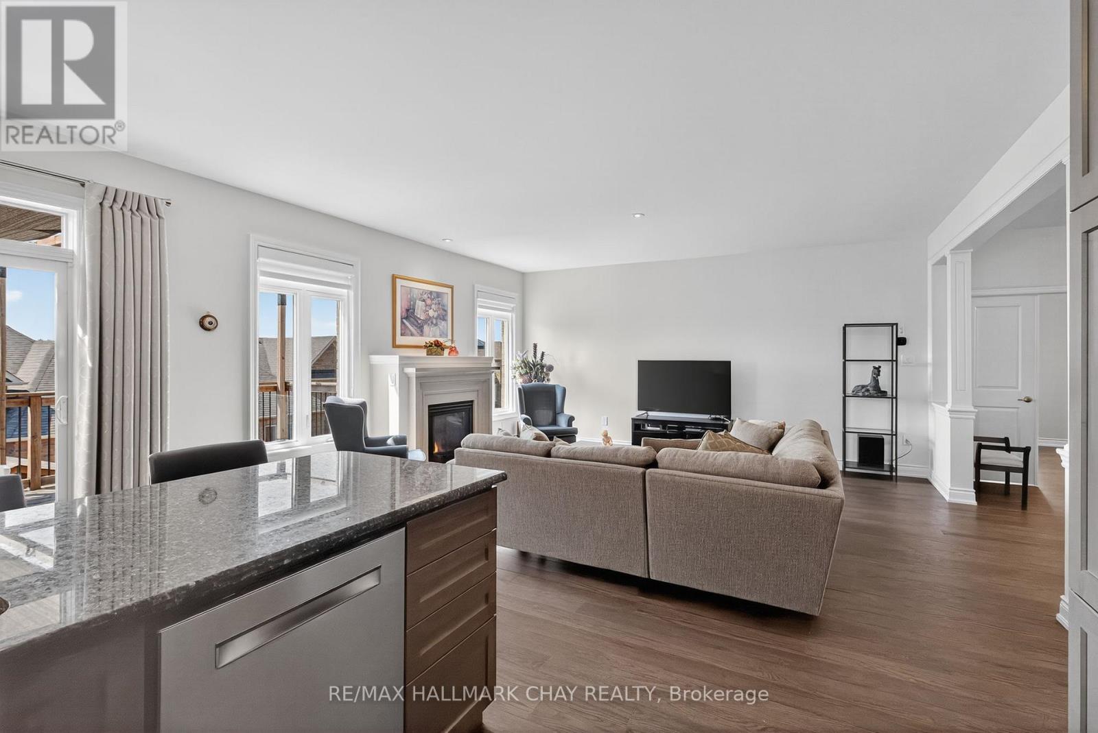 47 Victoria Street E, Innisfil, Ontario  L0L 1L0 - Photo 21 - N12400143