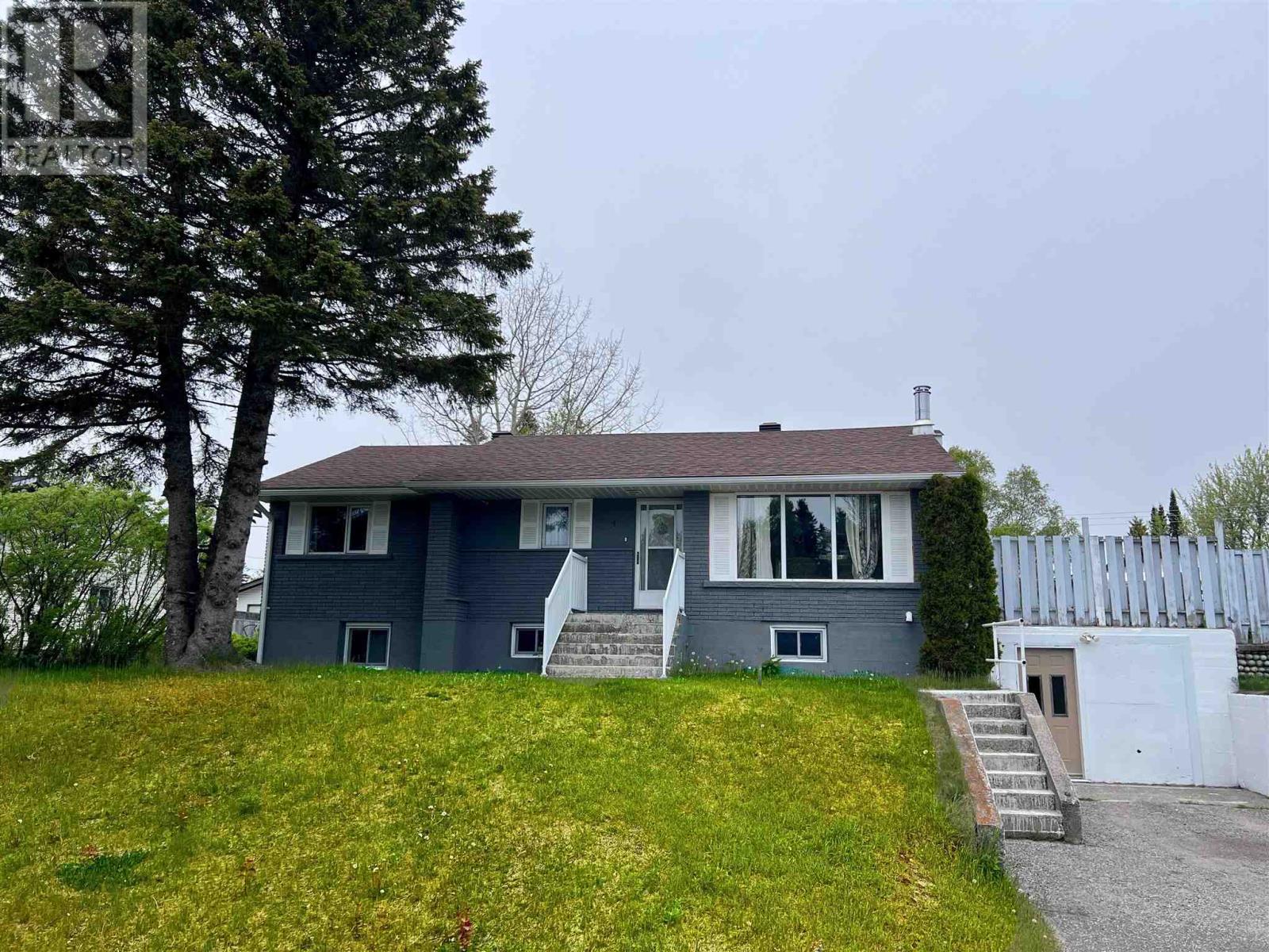4 Sund CRES, Marathon, Ontario