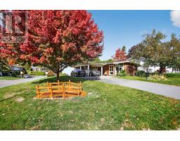 24 BARNES CRESCENT, Ottawa, Ontario