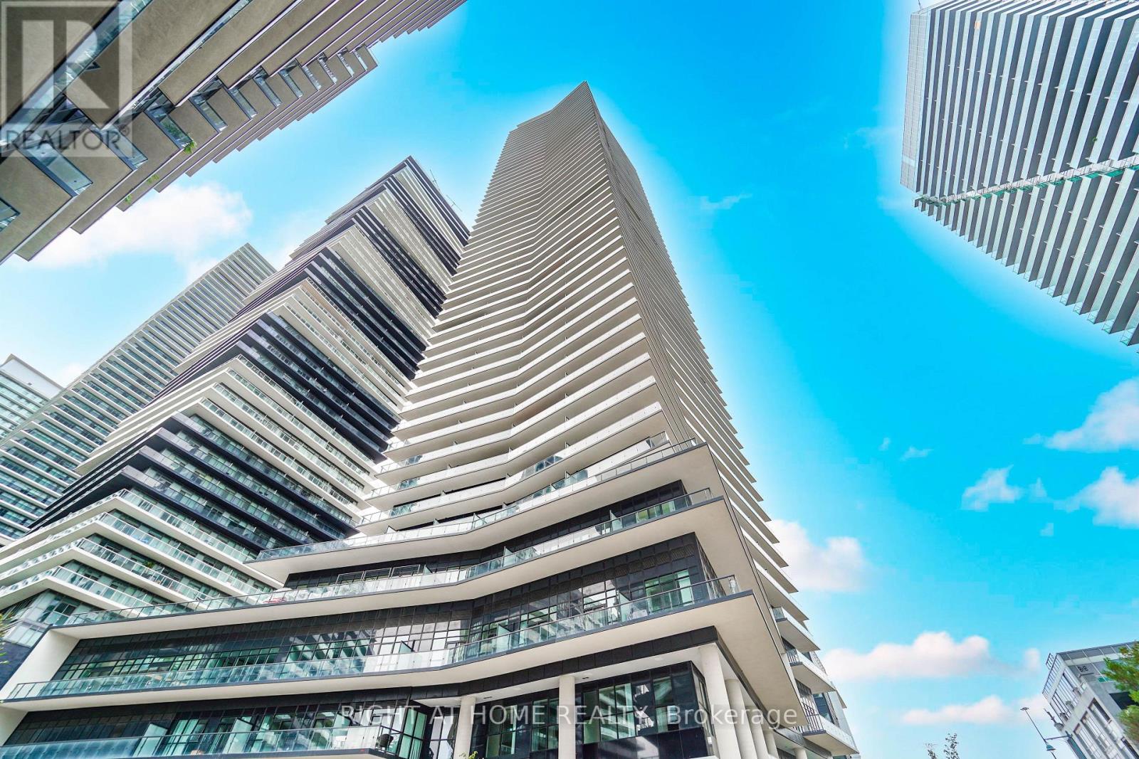 3001 - 38 ANNIE CRAIG DRIVE, Toronto, Ontario